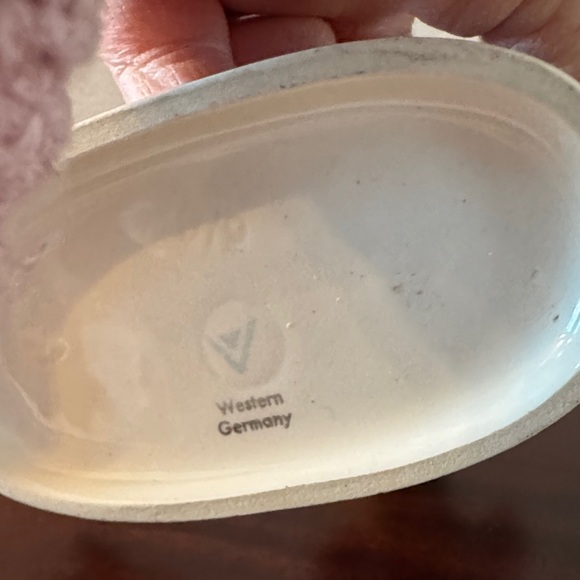 Hummel Figurine - Picture 10 of 11